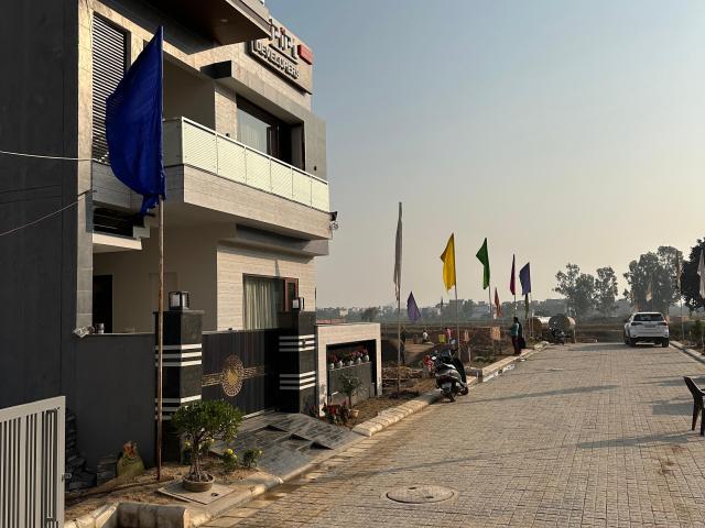 4 Bedroom 2000 Sq.Ft. Independent House in Dasmesh Nagar Kharar Listing ID #8954