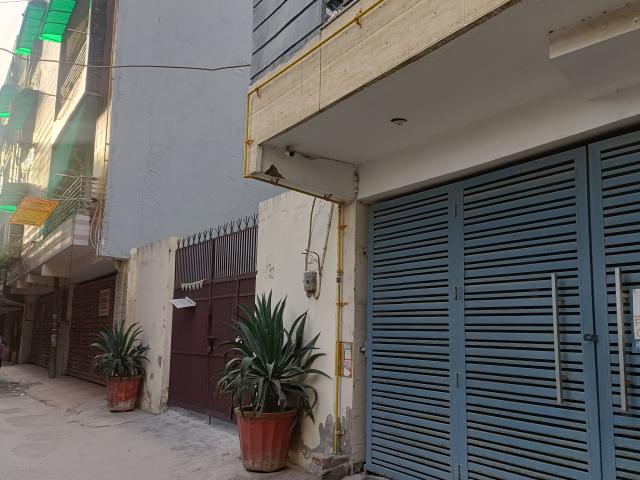 4 Bedroom 200 Sq.Yd. Builder Floor in Uttam Nagar West Delhi Listing ID: #9673