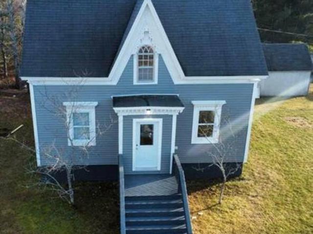 4 Bedroom 25 Bath 2 Storey home in East Bay Nova Scotia