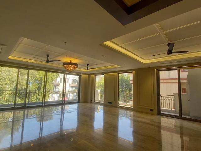 4 Bedroom 2700 Sq.Ft. Builder Floor in East Of Kailash Delhi Listing ID: #8788