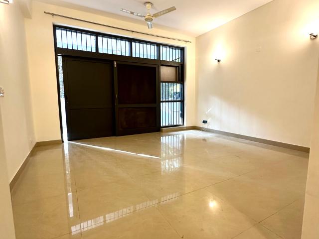 4 Bedroom 2700 Sq.Ft. Builder Floor in Geetanjali Enclave Delhi Listing ID: #9921