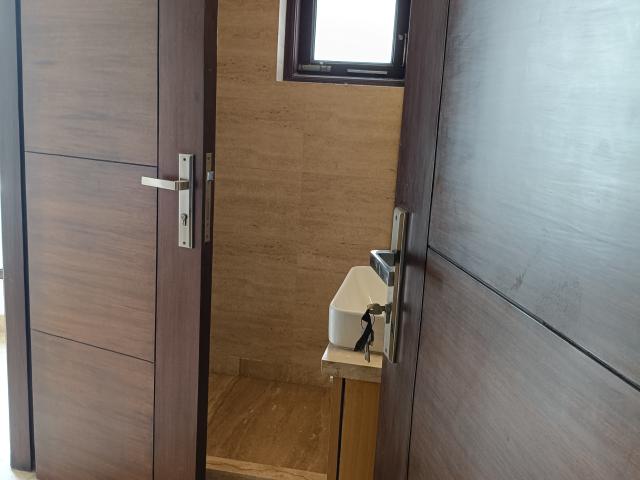 4 Bedroom 2712 Sq.Ft. Builder Floor in Kailash Colony Delhi Listing ID: #10045