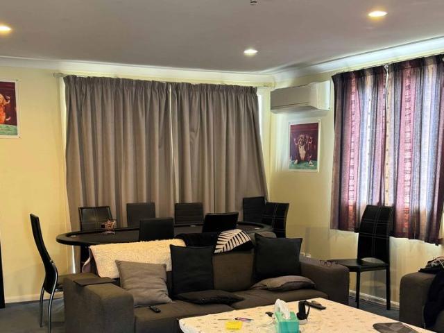 4 bedroom, 2 available to rent