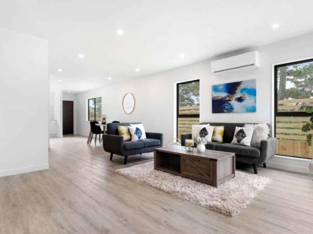 4 Bedroom, 2 Bathroom Townhouse
