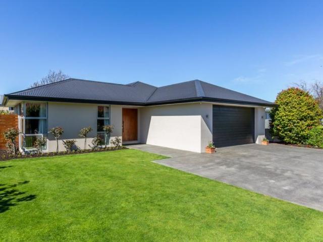 4 Bedroom 2 Bathroom Family Home
