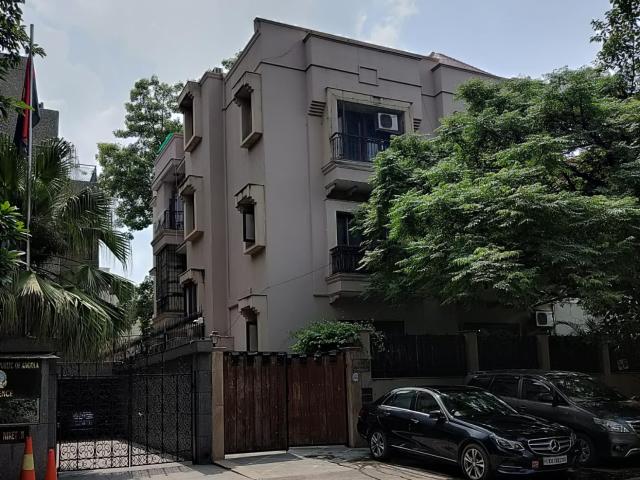 4 Bedroom 300 Sq.Yd. Builder Floor in Safdarjung Enclave Delhi Listing ID: #9904