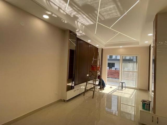 4 Bedroom 330 Sq.Yd. Builder Floor in South City 2 Gurgaon Listing ID: #10176