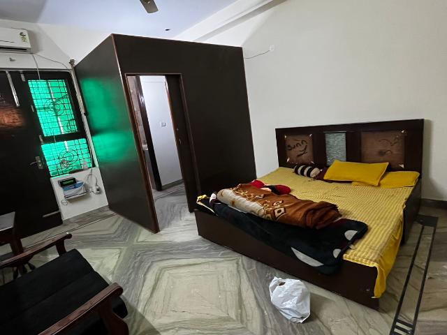 4 Bedroom 350 Sq.Yd. Builder Floor in Sector 29 Faridabad Listing ID: #9578