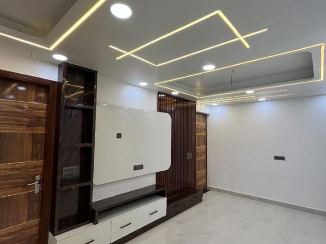 4 Bedroom 3600 Sq.Ft. Builder Floor in Gujranwala Town Delhi Listing ID: #9625