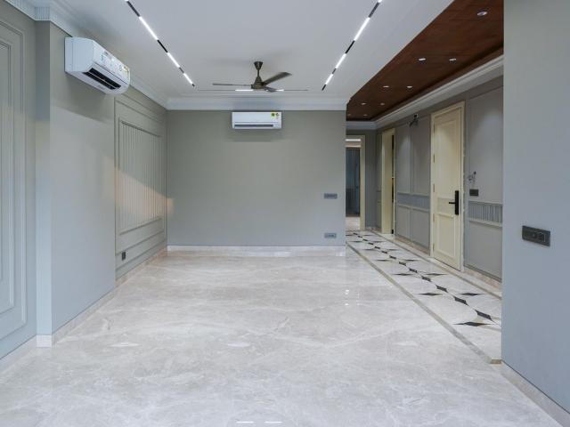 4 Bedroom 4000 Sq.Ft. Penthouse in Prithviraj Road Delhi Listing ID: #10110