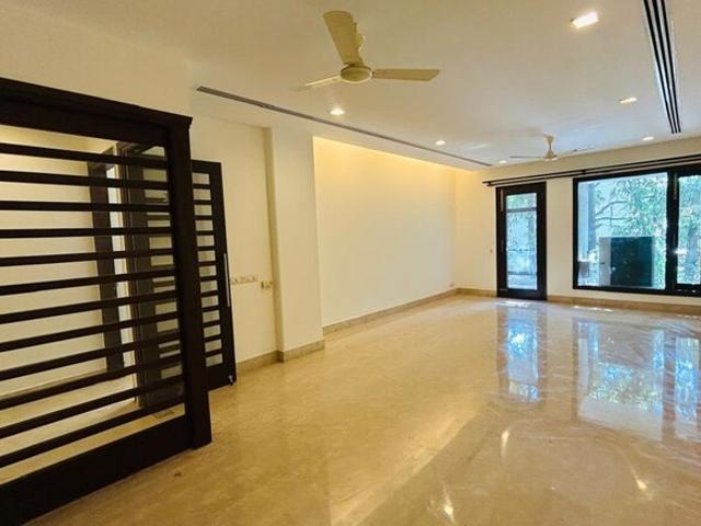 4 Bedroom 400 Sq.Yd. Builder Floor in Basant Gaon Delhi Listing ID: #10287