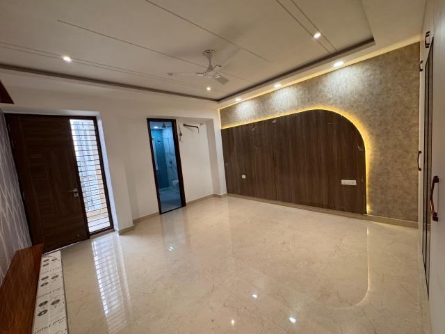 4 Bedroom 450 Sq.Yd. Builder Floor in Green Fields Colony Faridabad Listing ID: #9318