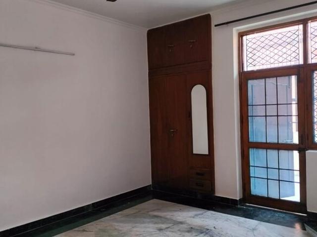 4 Bedroom 450 Sq.Yd. Builder Floor in Hauz Khas Delhi Listing ID: #10284
