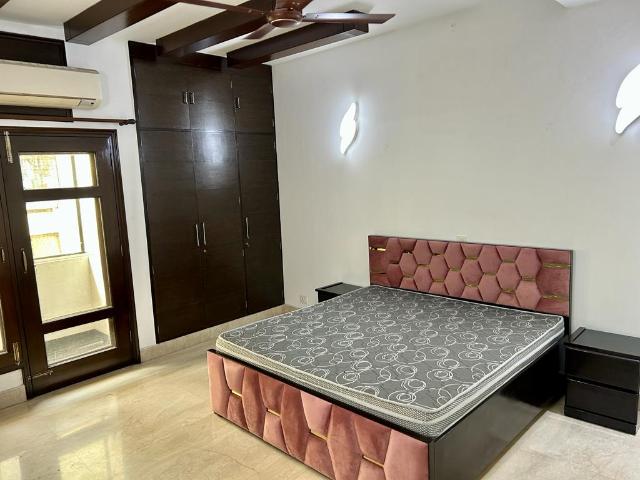 4 Bedroom 650 Sq.Yd. Builder Floor in Shanti Niketan Delhi Listing ID: #9535
