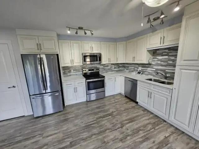 4 Bedroom Condo Edmonton AB 103611701