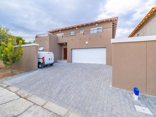 4 Bedroom cluster to rent in Craigavon, Sandton