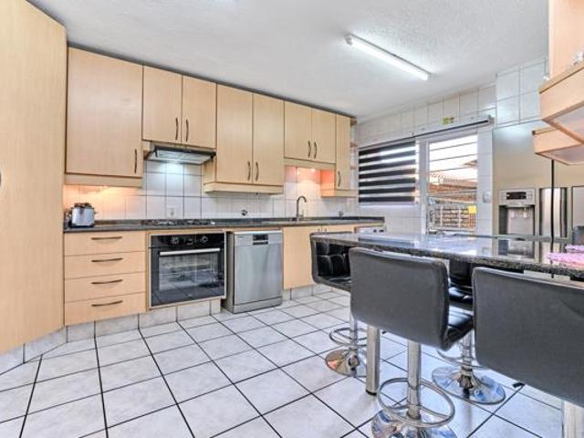 4 Bedroom Cluster in Victory Park