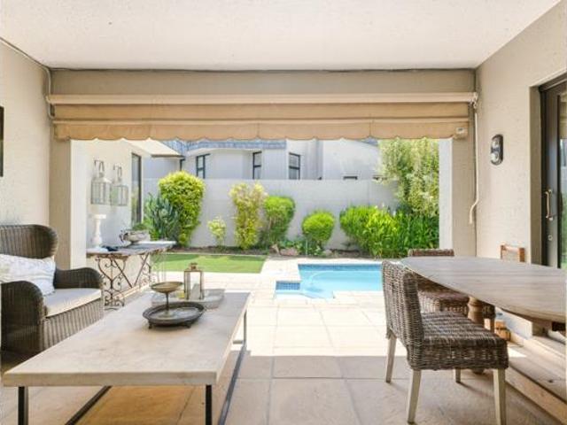 4 Bedroom Cluster in Dainfern Golf Estate