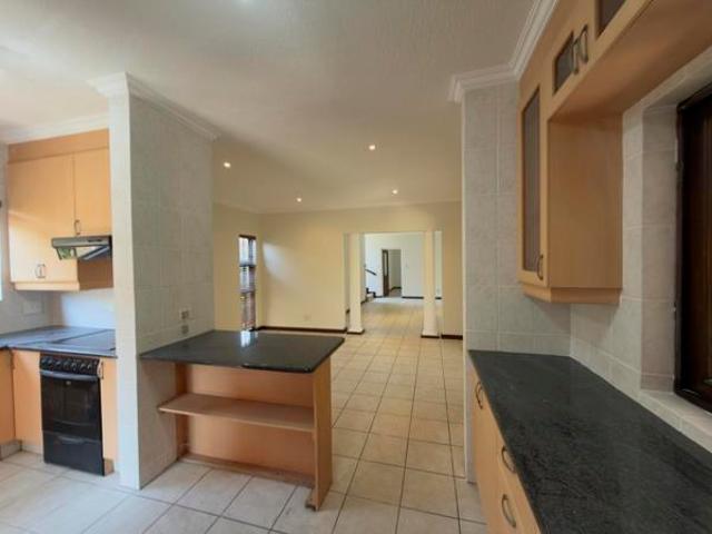 4 Bedroom Cluster in Douglasdale