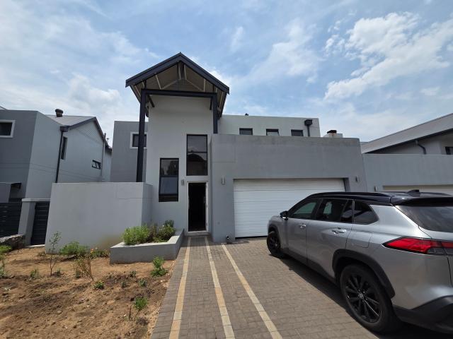 4 Bedroom Cluster in Fourways