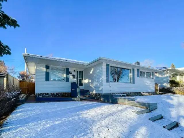 4 Bedroom Apartment Calgary AB 104180281