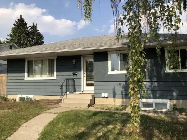 4 Bedroom Apartment Calgary AB 104180528