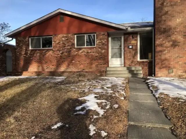 4 Bedroom Apartment Calgary AB 104181254