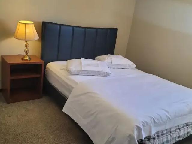 4 Bedroom Apartment Calgary AB 104181367