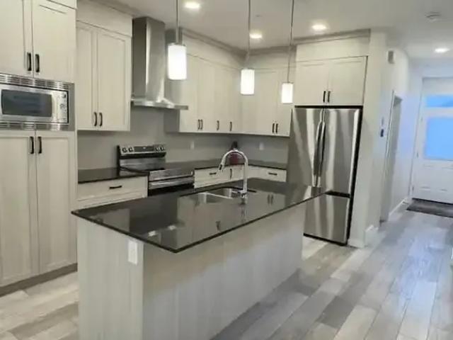 4 Bedroom Apartment Calgary AB 104182410