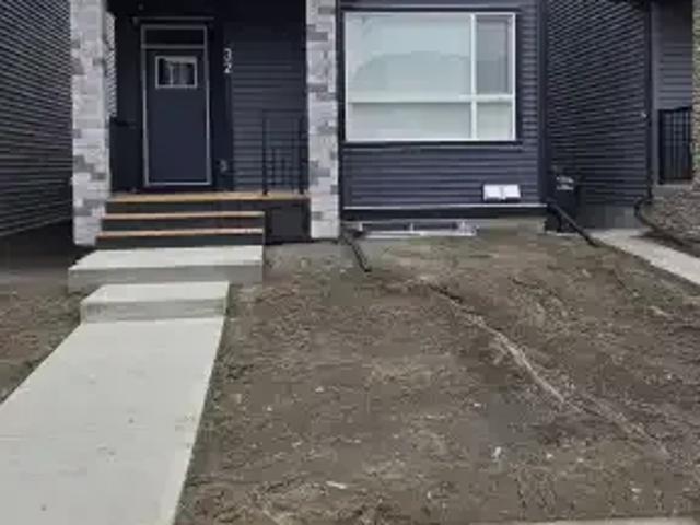 4 Bedroom Apartment Calgary AB 104362383