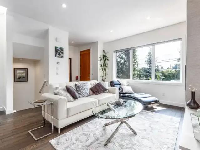 4 Bedroom Apartment Calgary AB 104940795