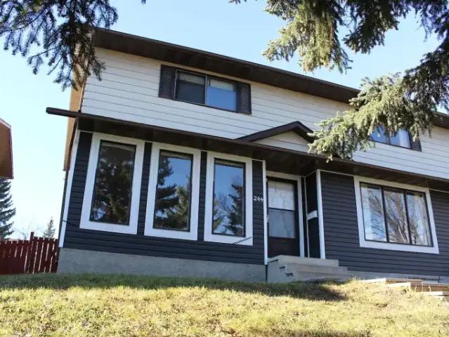 4 Bedroom Apartment Calgary AB 102467826