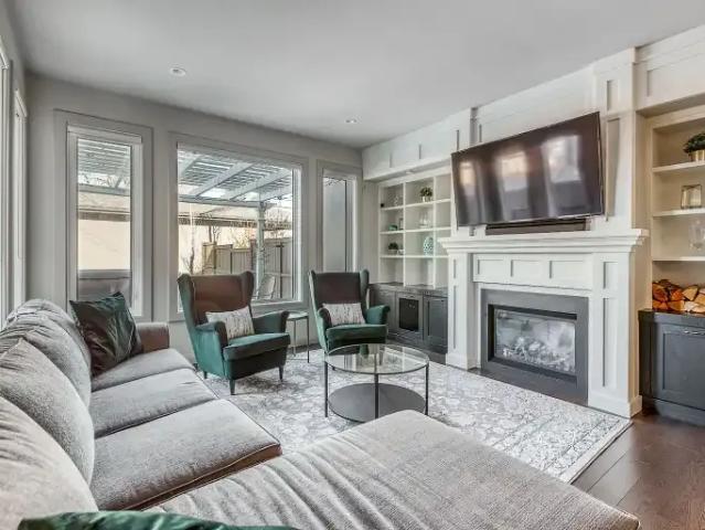 4 Bedroom Apartment Calgary AB LS100975269