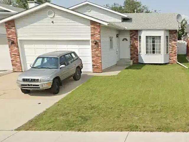 4 Bedroom Apartment Edmonton AB 102518684