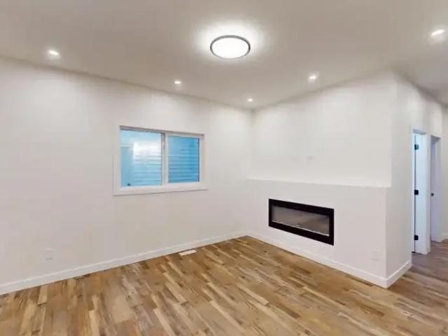 4 Bedroom Apartment Edmonton AB 102846523