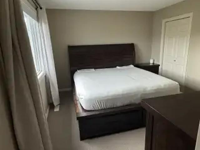 4 Bedroom Apartment Edmonton AB 104182557