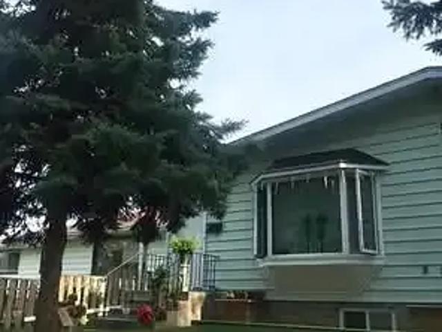 4 Bedroom Apartment Edmonton AB 104182556