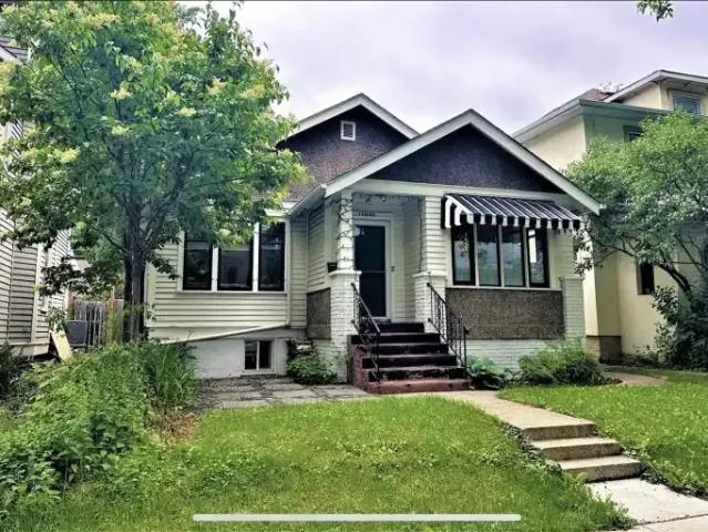 4 Bedroom Apartment Edmonton AB 104894985
