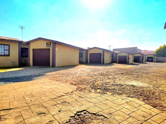 4 Bedroom Apartment / Flat For Sale in Liefde En Vrede