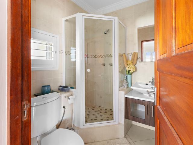 4 Bedroom Apartment / Flat To Rent in Harbour Island