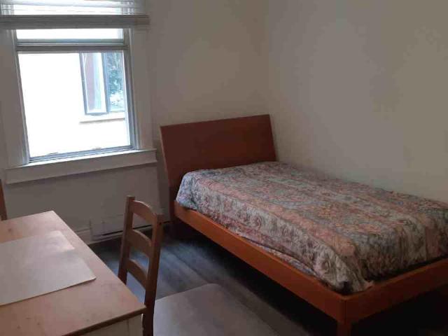 4 Bedroom Apartment for Rent at Rue Hochelaga & Rue Joliette #4, Montréal, QC H1W 1H7 Préfontaine