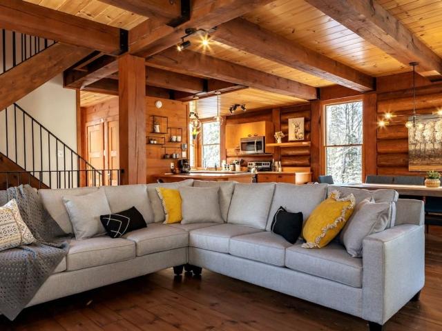 4 Bedroom Apartment for Rent at 107 Ch De La Fraternité #1061547P, Lac Supérieur, QC J0T None