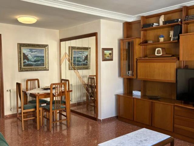 4 bedroom apartment for rent in Natzaret, Valencia