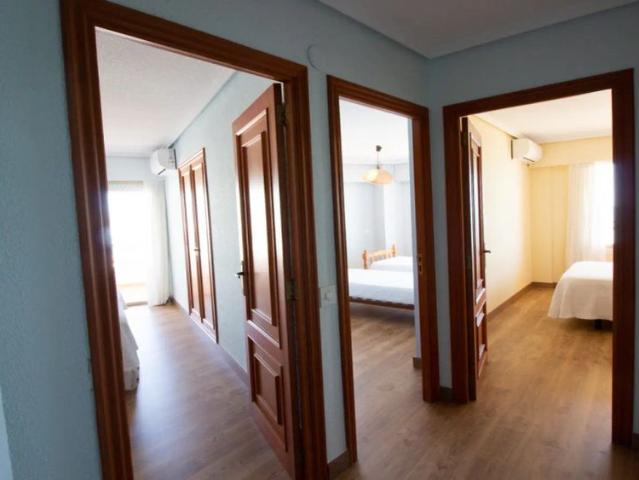 4 bedroom apartment for rent in Cullera, central heating included