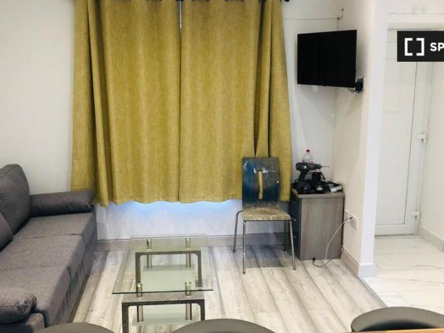 4 bedroom apartment for rent in East Wall, Dublin