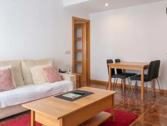 4 bedroom apartment for rent in Guindalera, professionals preferred