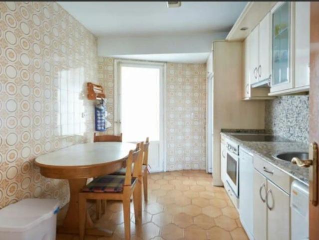 4 bedroom apartment for rent in Iturrama, bills included