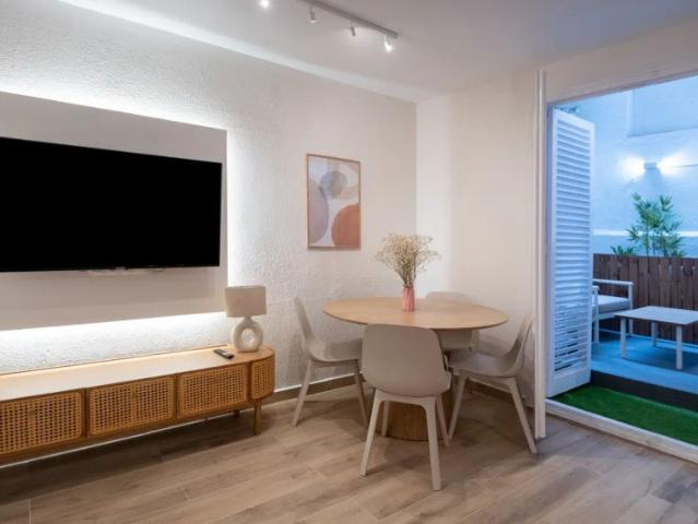4 bedroom apartment for rent in La Nova Esquerra de l'Eixample, bills included