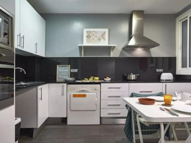 4 bedroom apartment for rent in La Nova Esquerra de l'Eixample