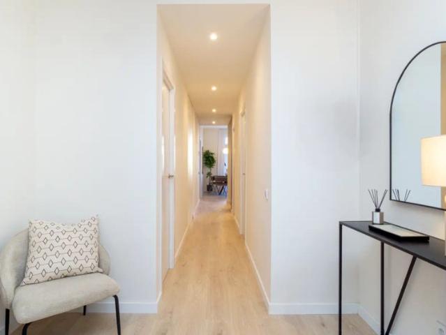 4 bedroom apartment for rent in La Sagrada Família, bills included